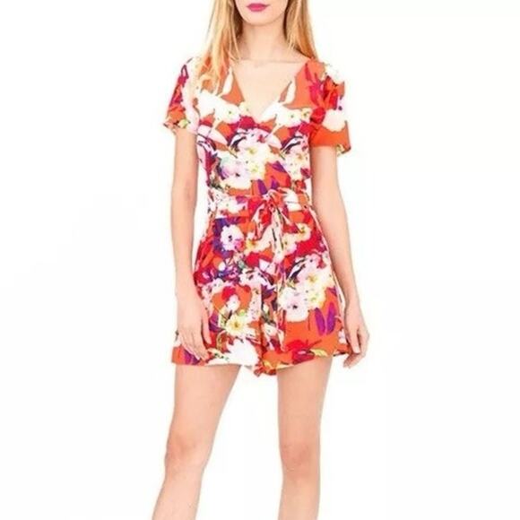 Yumi Kim Womens Romper Short Sleeve V-Neckline Back Zip Floral Pattern Red S - Picture 1 of 7